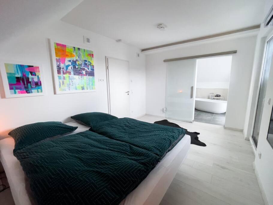 Villa Dreamy Vibes Mit Privatem Pool & Rheinblick Niederkassel Ngoại thất bức ảnh