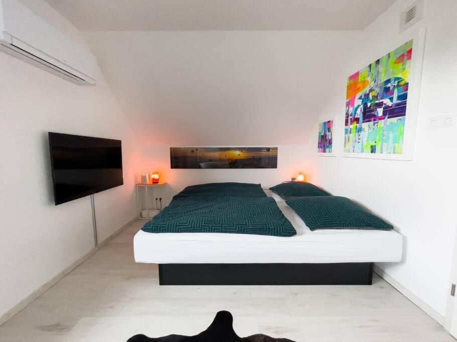 Villa Dreamy Vibes Mit Privatem Pool & Rheinblick Niederkassel Ngoại thất bức ảnh