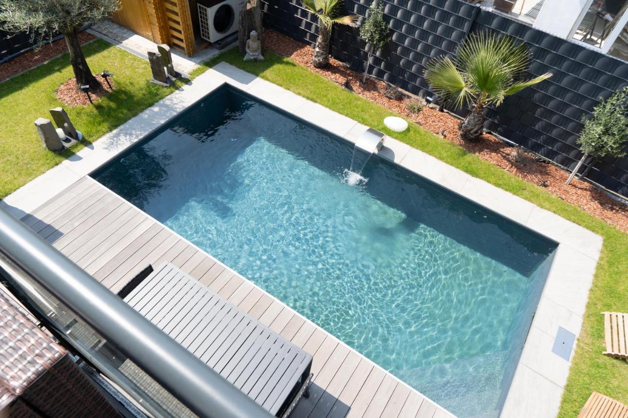 Villa Dreamy Vibes Mit Privatem Pool & Rheinblick Niederkassel Ngoại thất bức ảnh